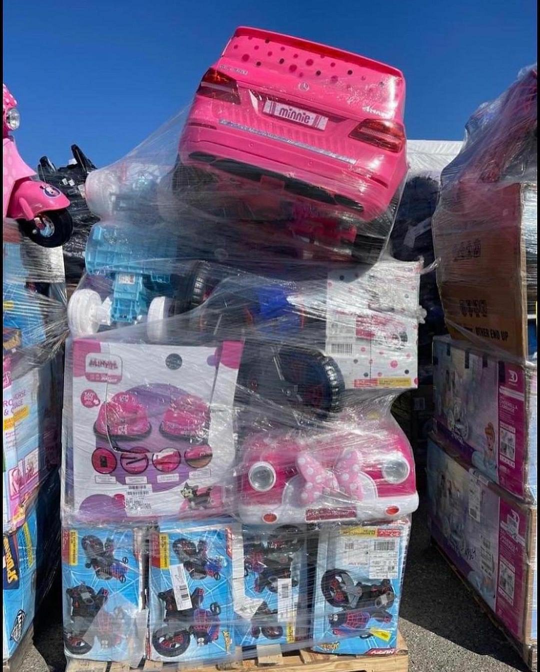 Toy liquidation hot sale pallets